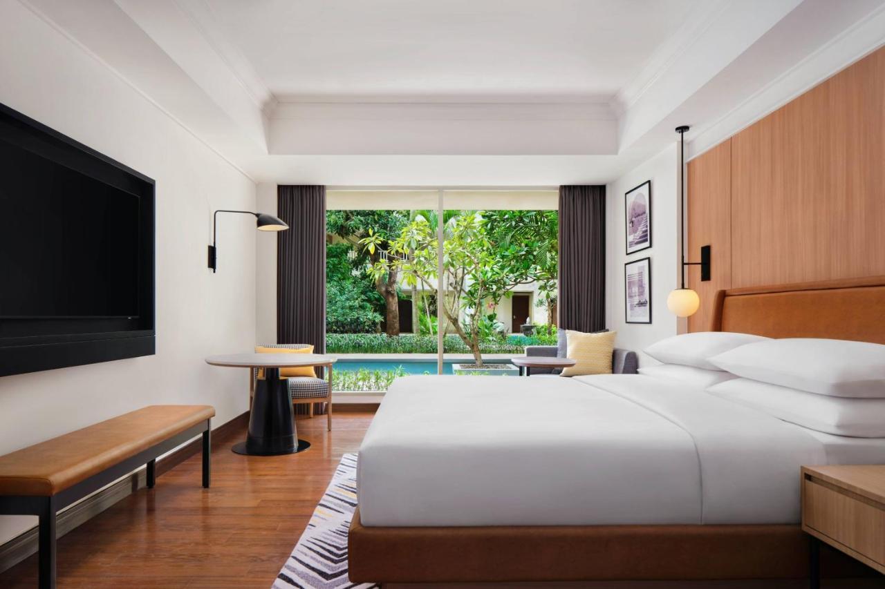 One-Bedroom Ambassador Suite with Garden View