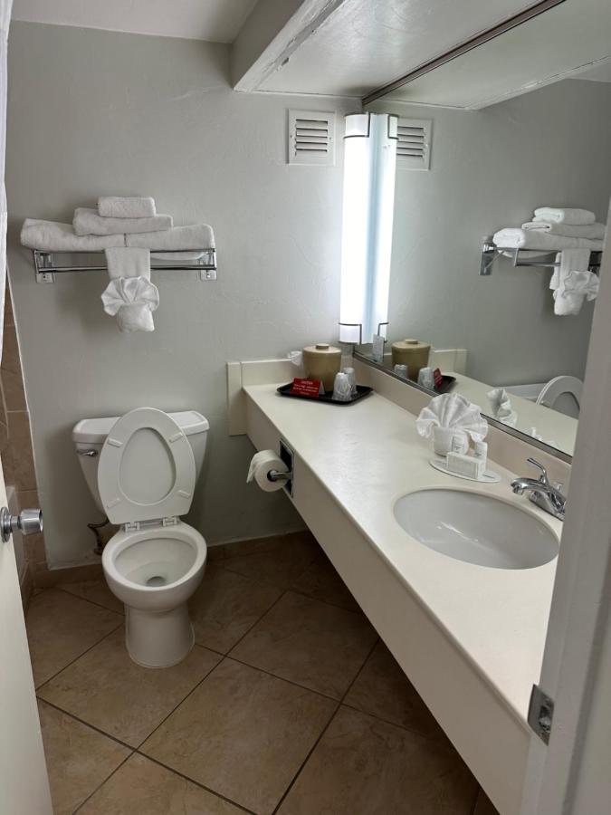 2 Queen Beds, Deluxe Room, Non-Smoking