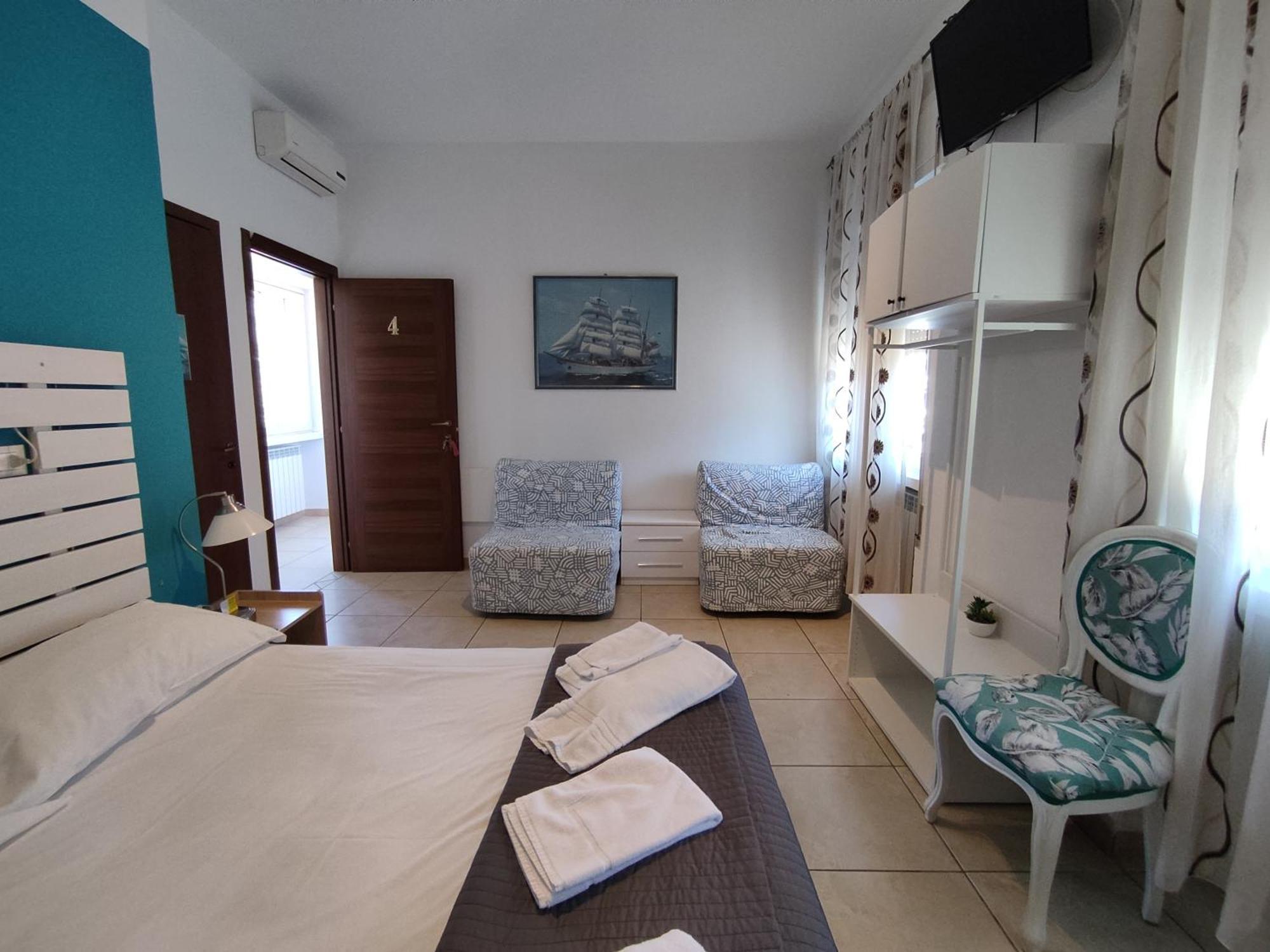 Camera Familiare con Bagno Privato