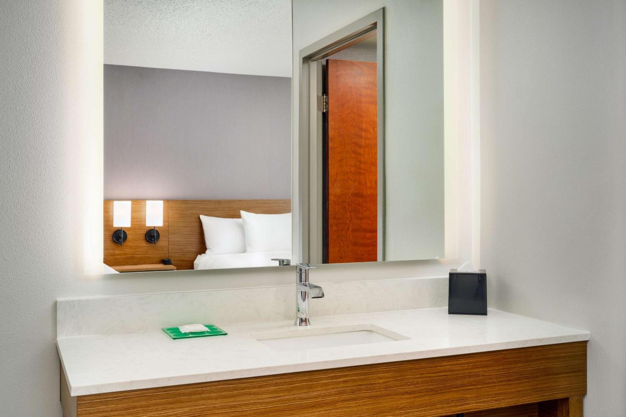 Double Room with Two Double Beds and Sofa bed - High Floor