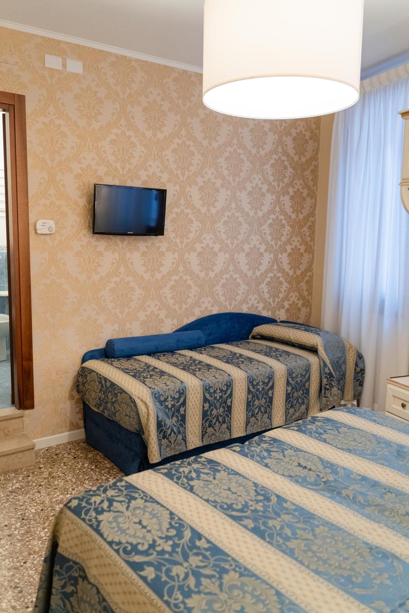 Superior Triple Room,1498865548:JPEG