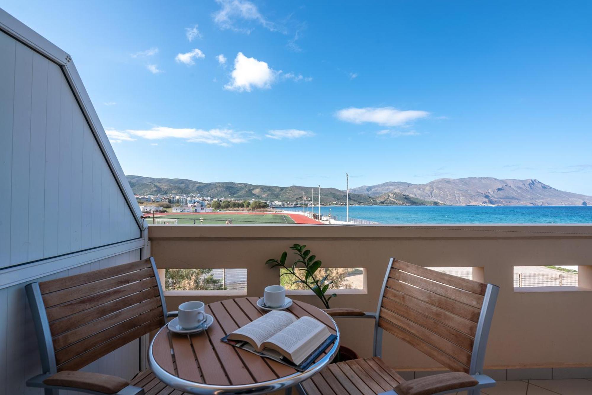 Apartment mit 1 Schlafzimmer, Balkon und Aussicht auf das Wasser