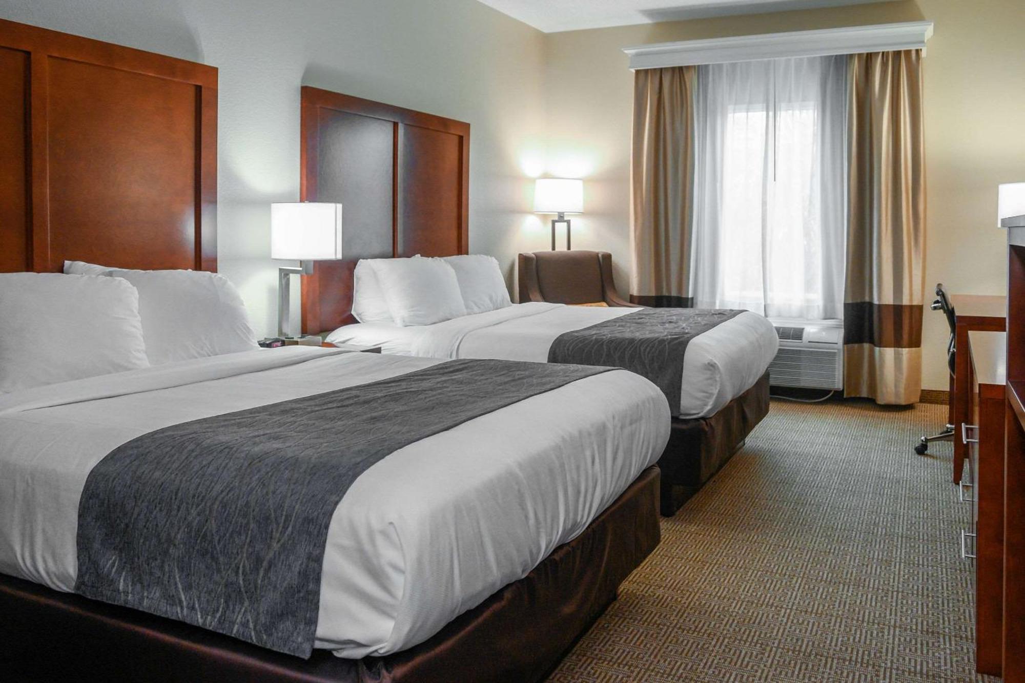 Queen Room with Two Queen Beds - Non-Smoking