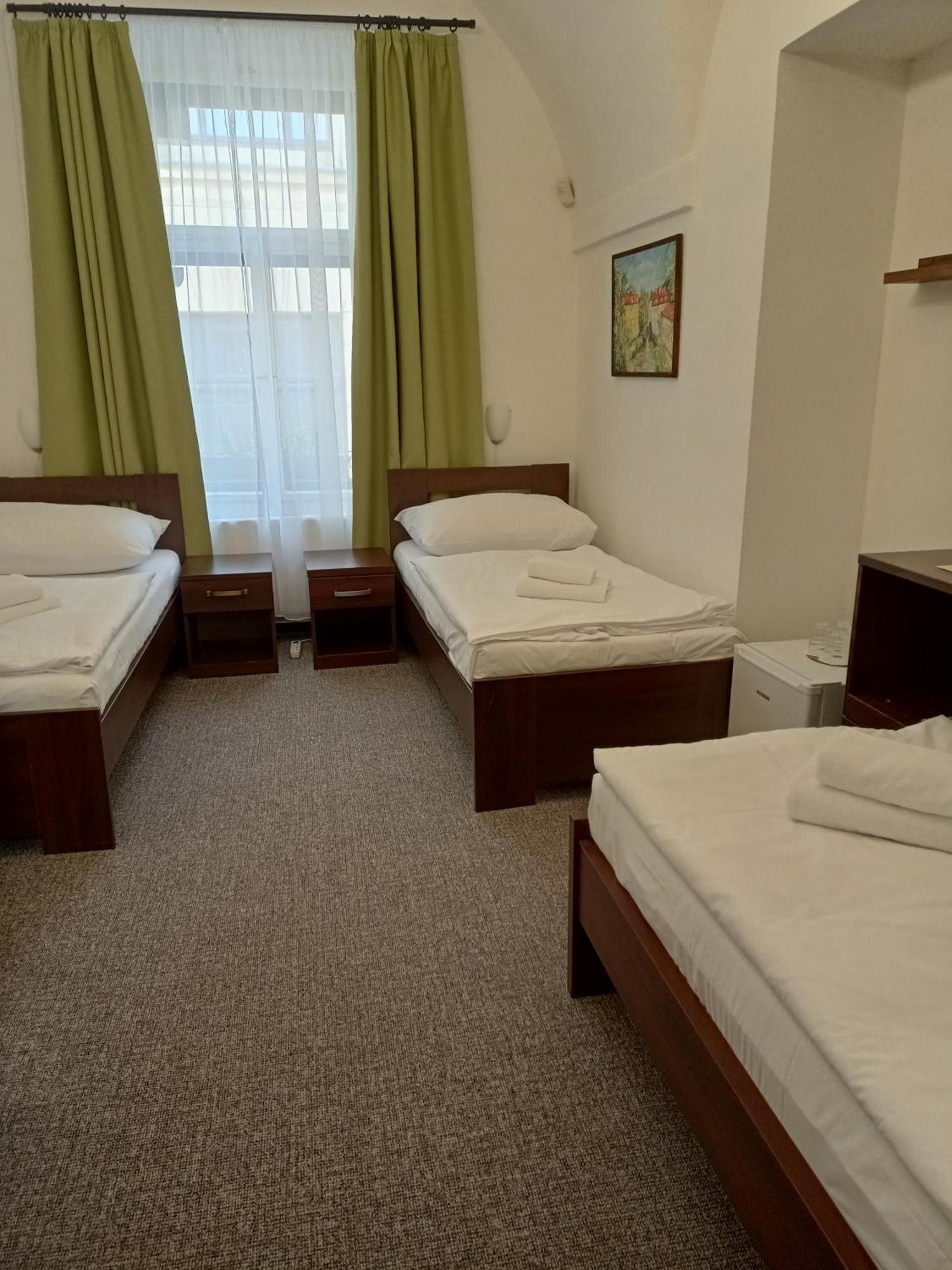 Vierbettzimmer mit Bad