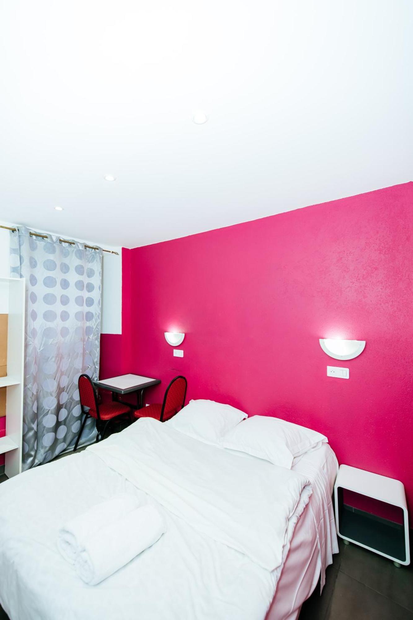 Quarto Individual com Casa de Banho Partilhada