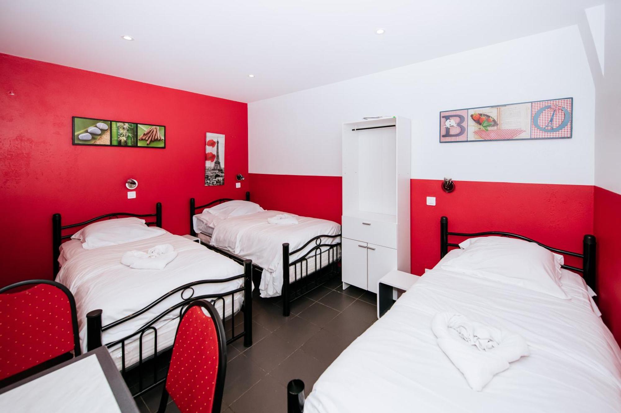 Quarto Triplo com Casa de Banho Partilhada