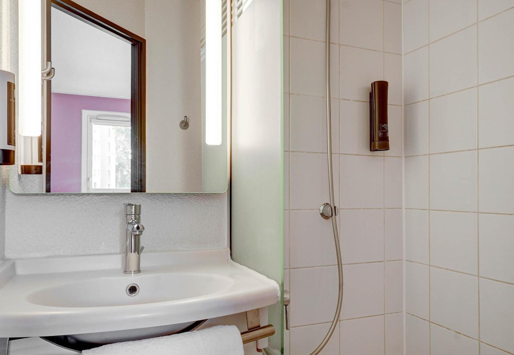 Twin Room,1628671273:JPEG
