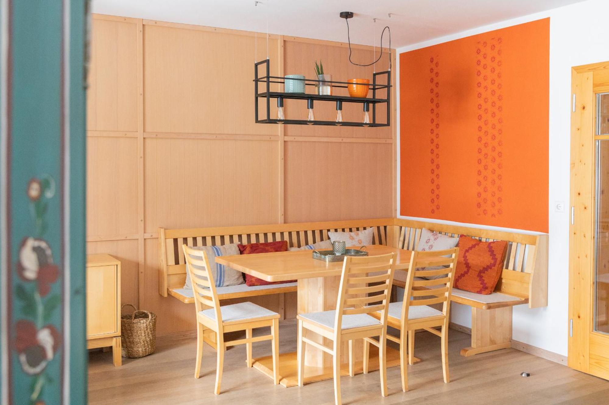 Apartment mit 2 Schlafzimmern und Balkon