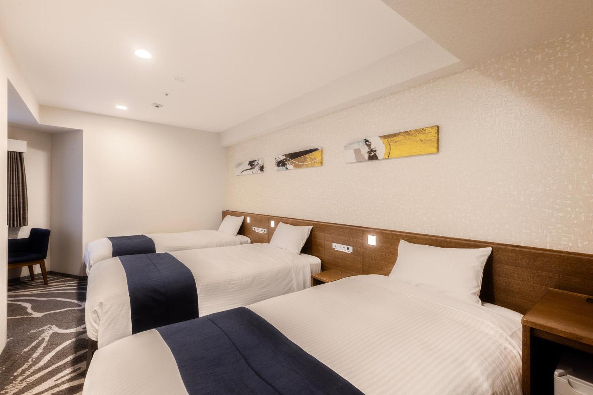 Habitación triple - Planta reformada - No fumadores - Acceso al salón