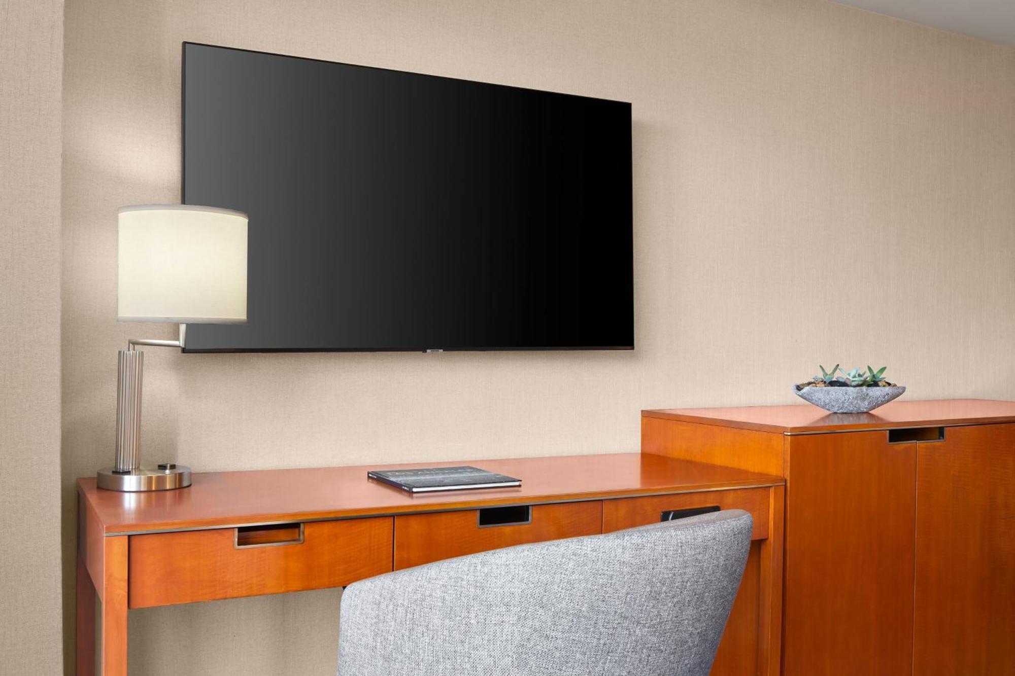 Habitación Tradicional con vistas a la ciudad - Cama extragrande - Adaptada para personas con discapacidad auditiva