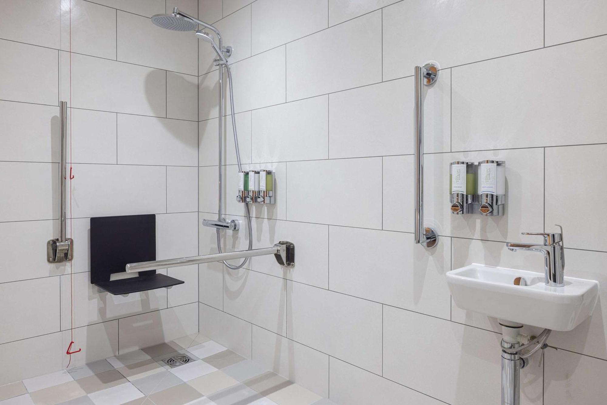 Queen Room - Mobility Access,1500055750:JPEG