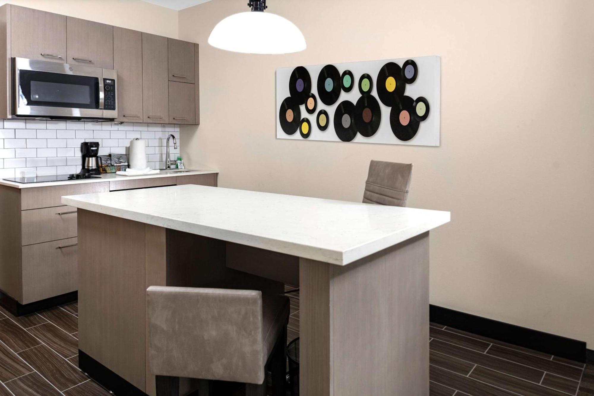 King Studio Suite Kitchen Sofa Bed