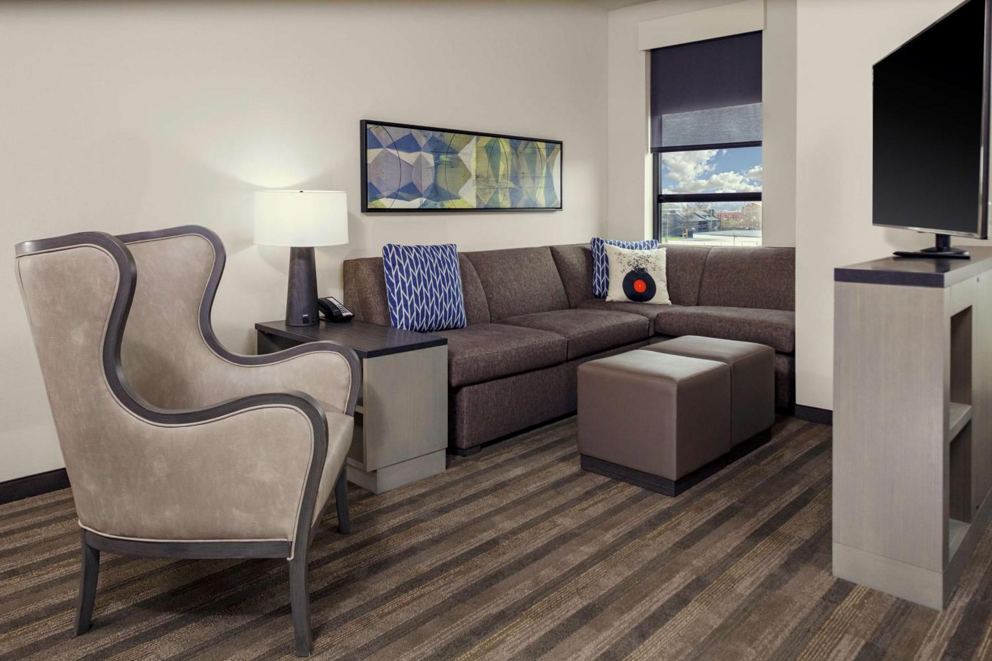 King Studio Suite Kitchen Sofa Bed