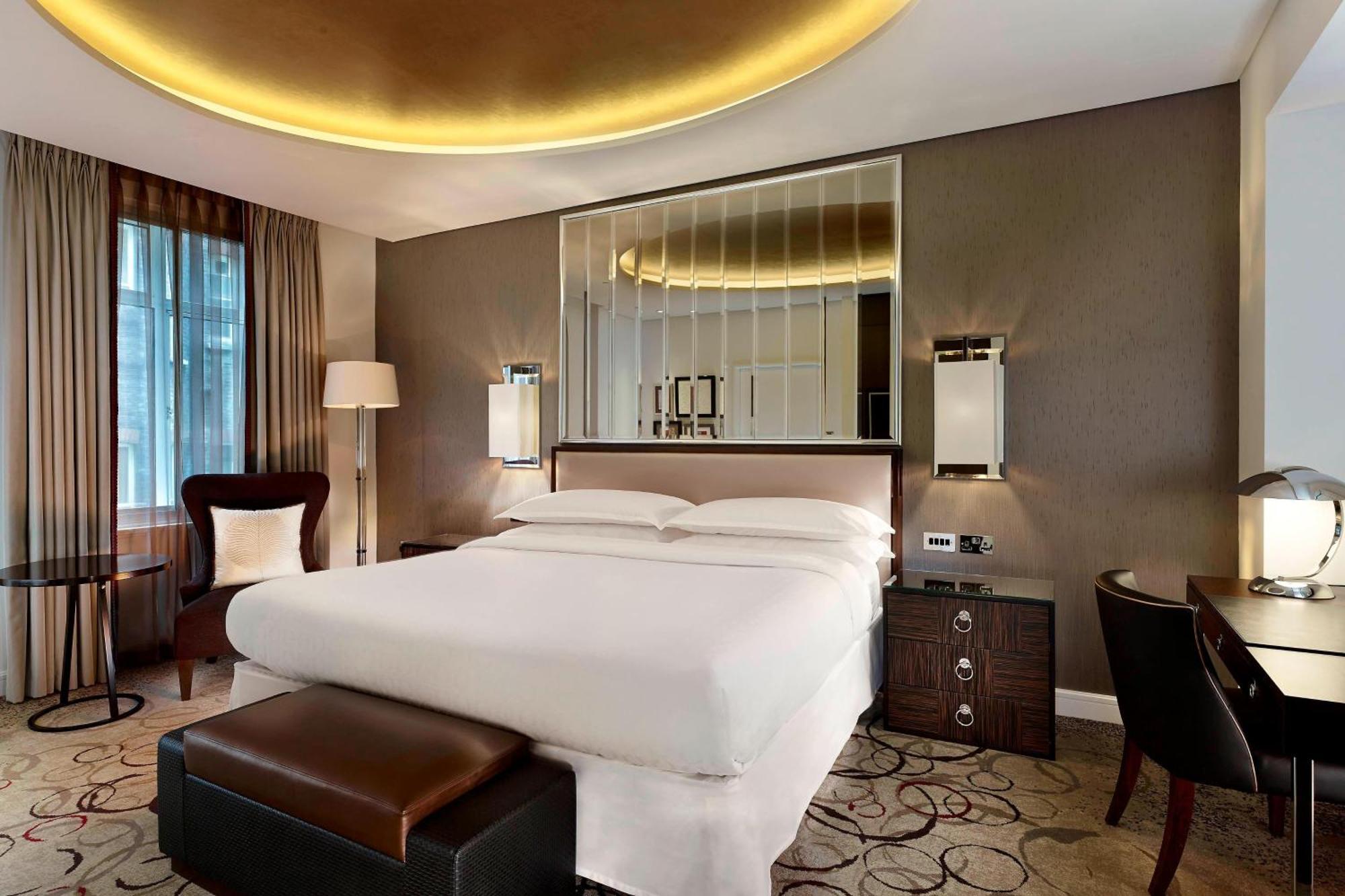 Superior King Room,1516356904:JPEG