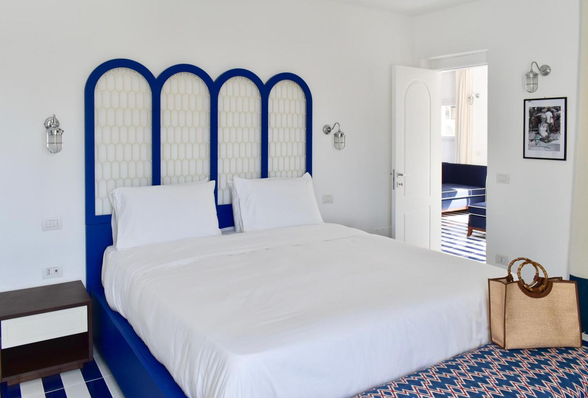 Suite with Jacuzzi and Terrace,1557032548:JPEG