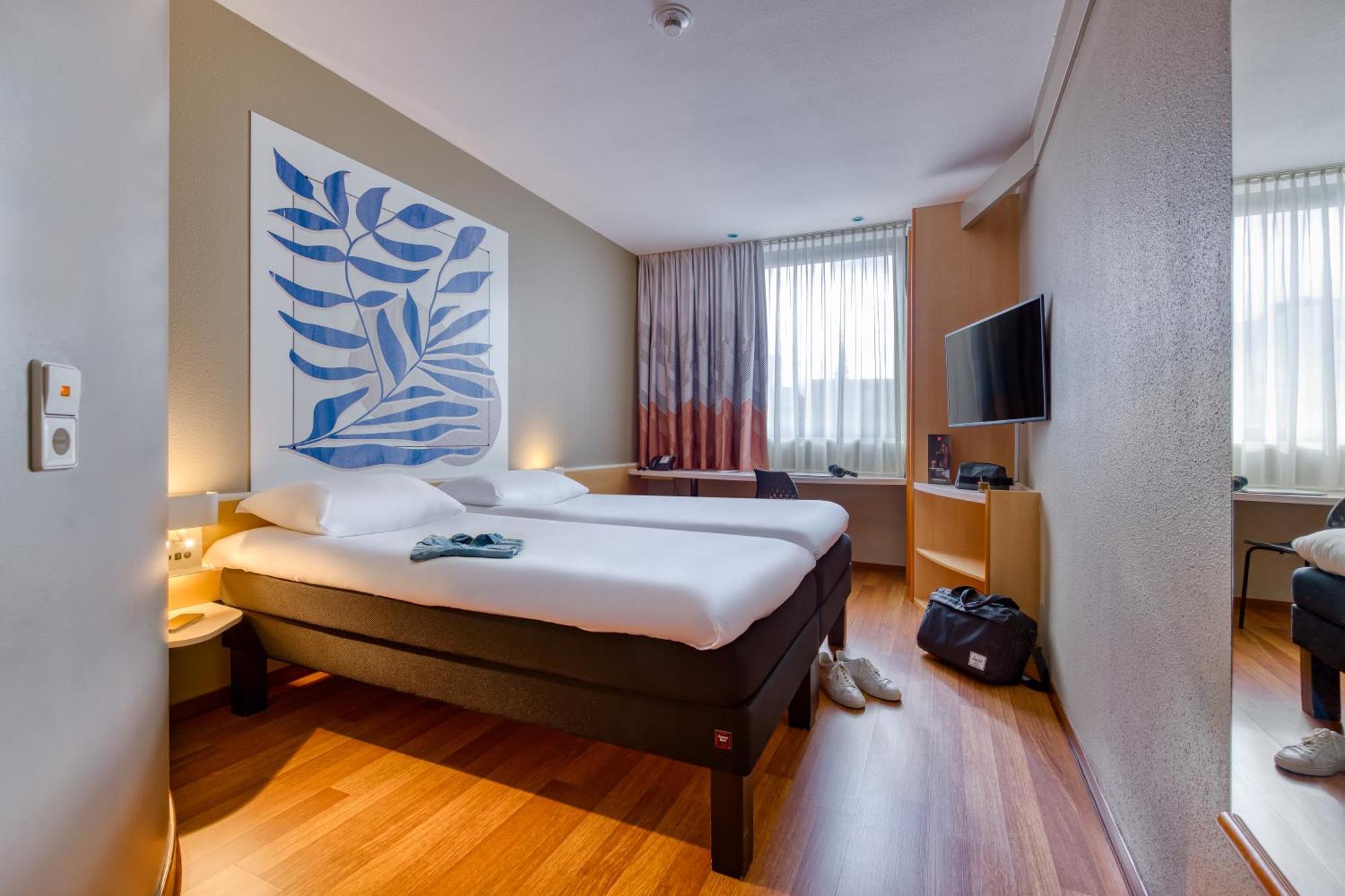 Twin Room,1704885210:JPEG