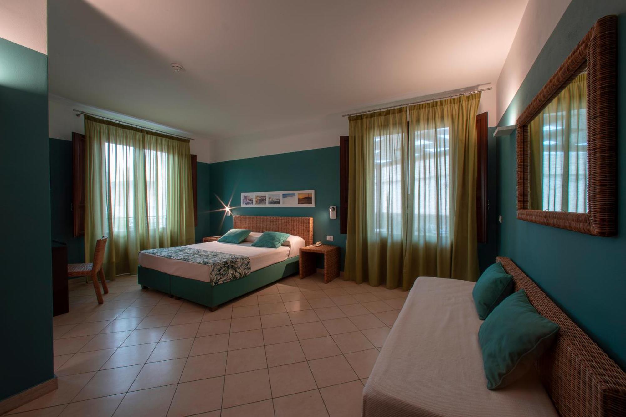 Triple Room with Terrace,1521517639:JPEG