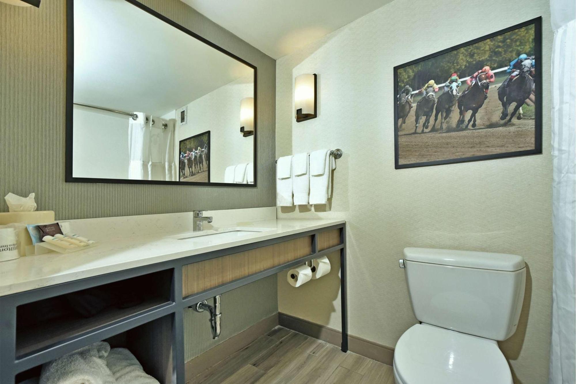 King Room,1523962555:JPEG