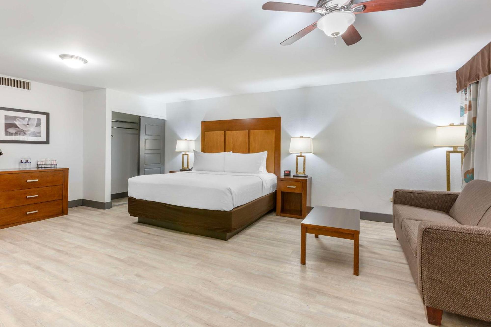 Large King Room with Sofa Bed and Balcony - Second Floor/Non-Smoking