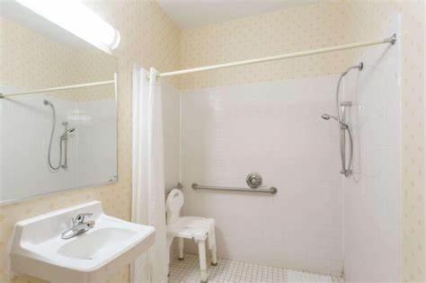 King Room with Roll-In Shower - Disability Access/Non Smoking