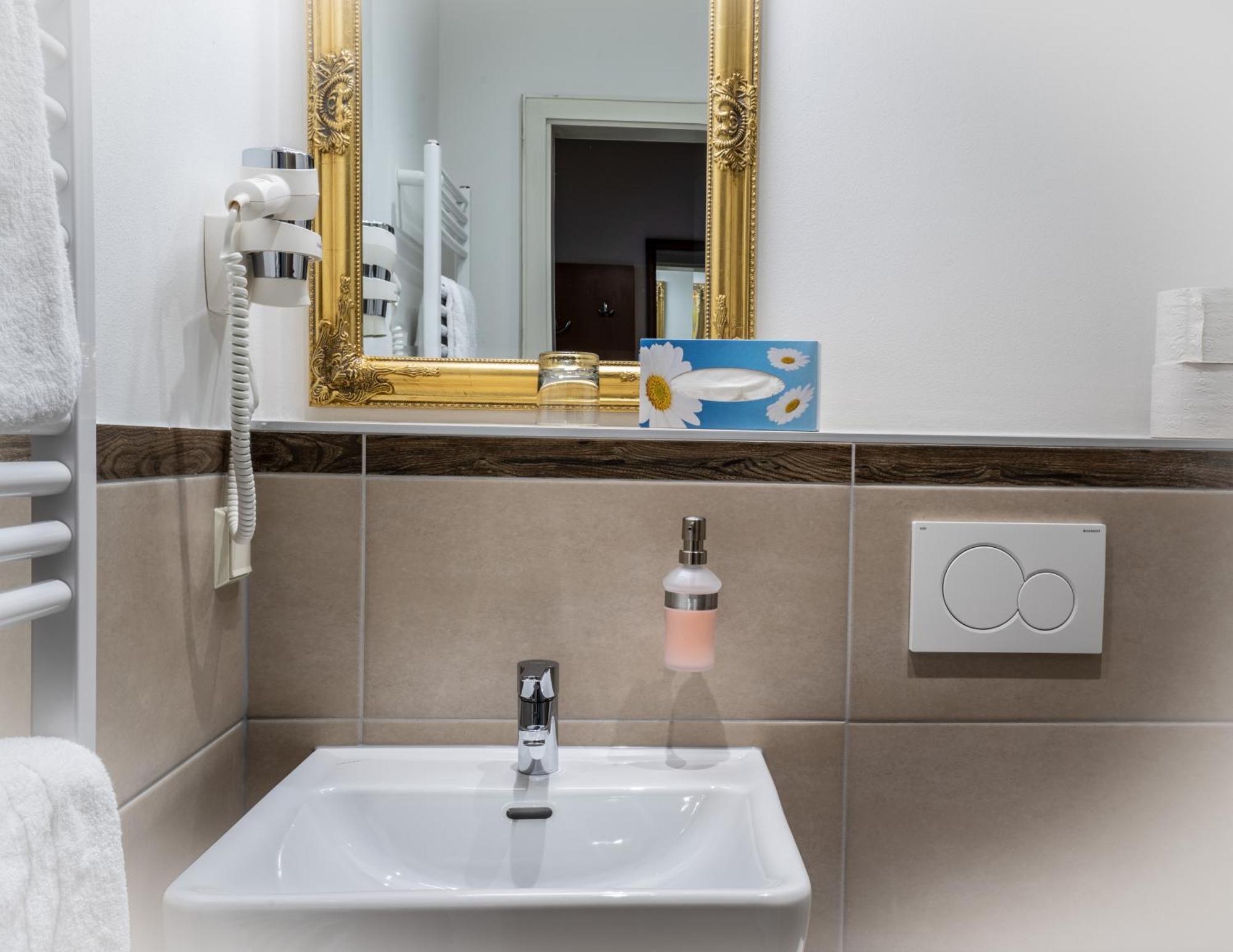 Doppelzimmer im Nebengebäude Villa Erika