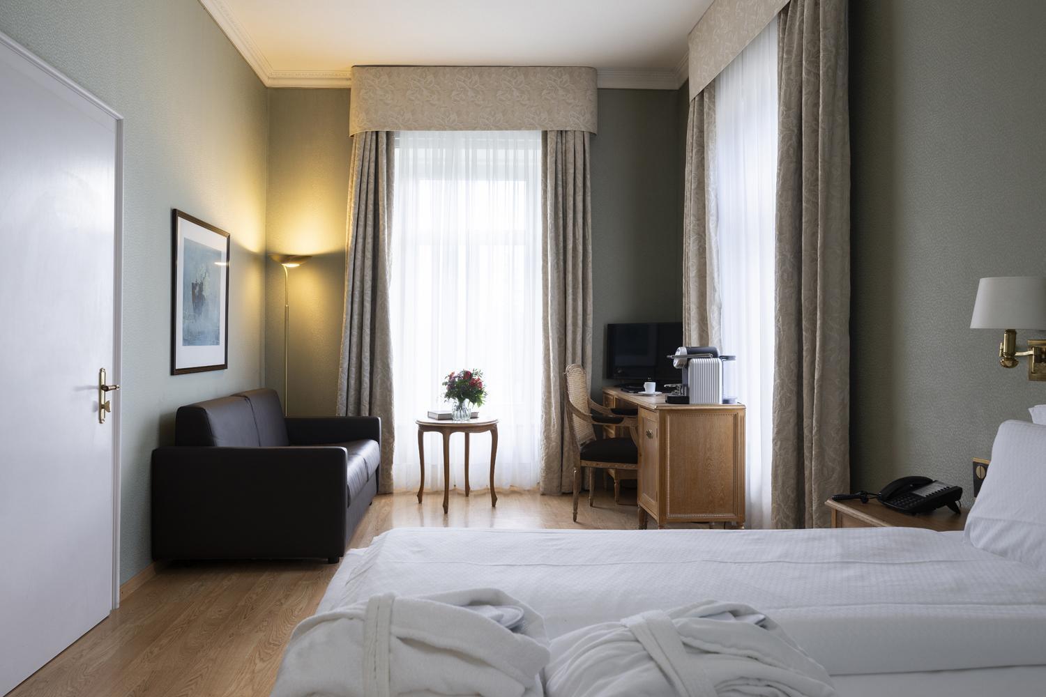 Habitación Doble Deluxe con cama grande y vistas a las montañas