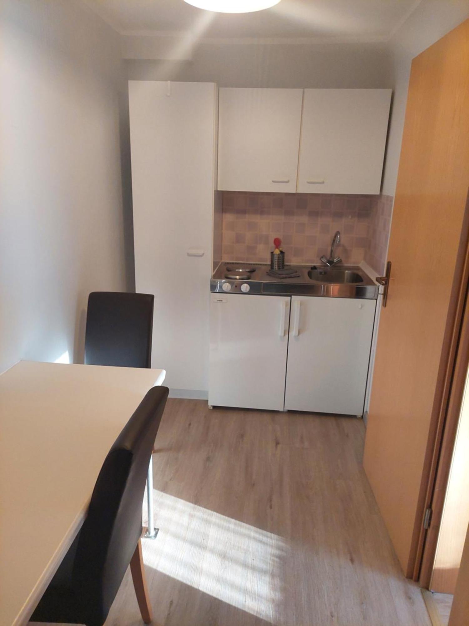 Doppelzimmer mit kleiner Küche
