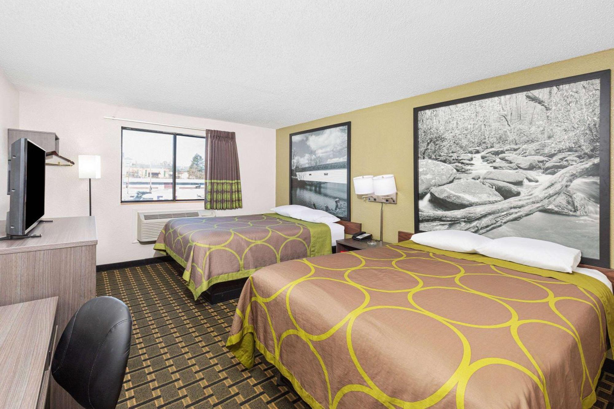 Queen Room Two Queen Beds Non-Smoking