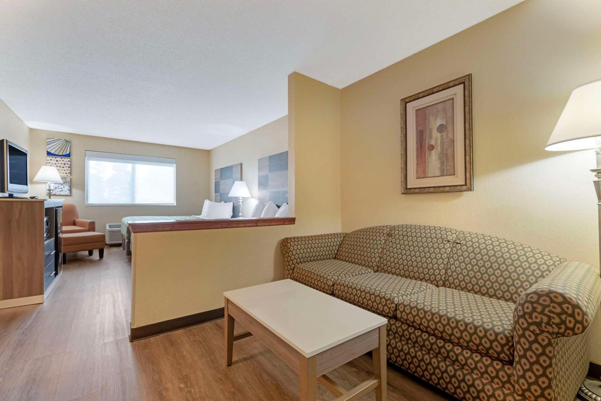 Suite with 2 Queen Beds Non Smoking