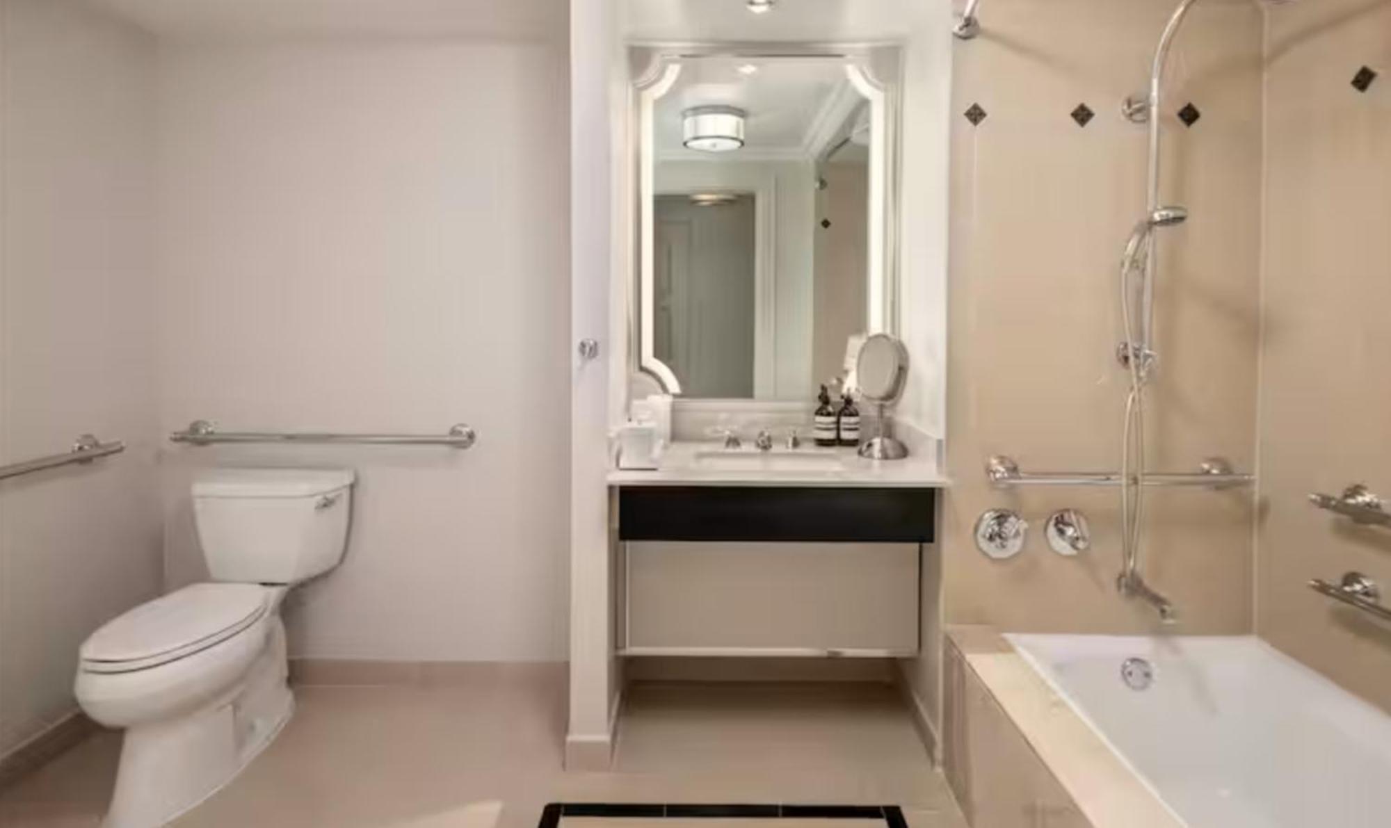 Habitación Deluxe con cama extragrande, bañera y vistas - Adaptada para personas con movilidad reducida