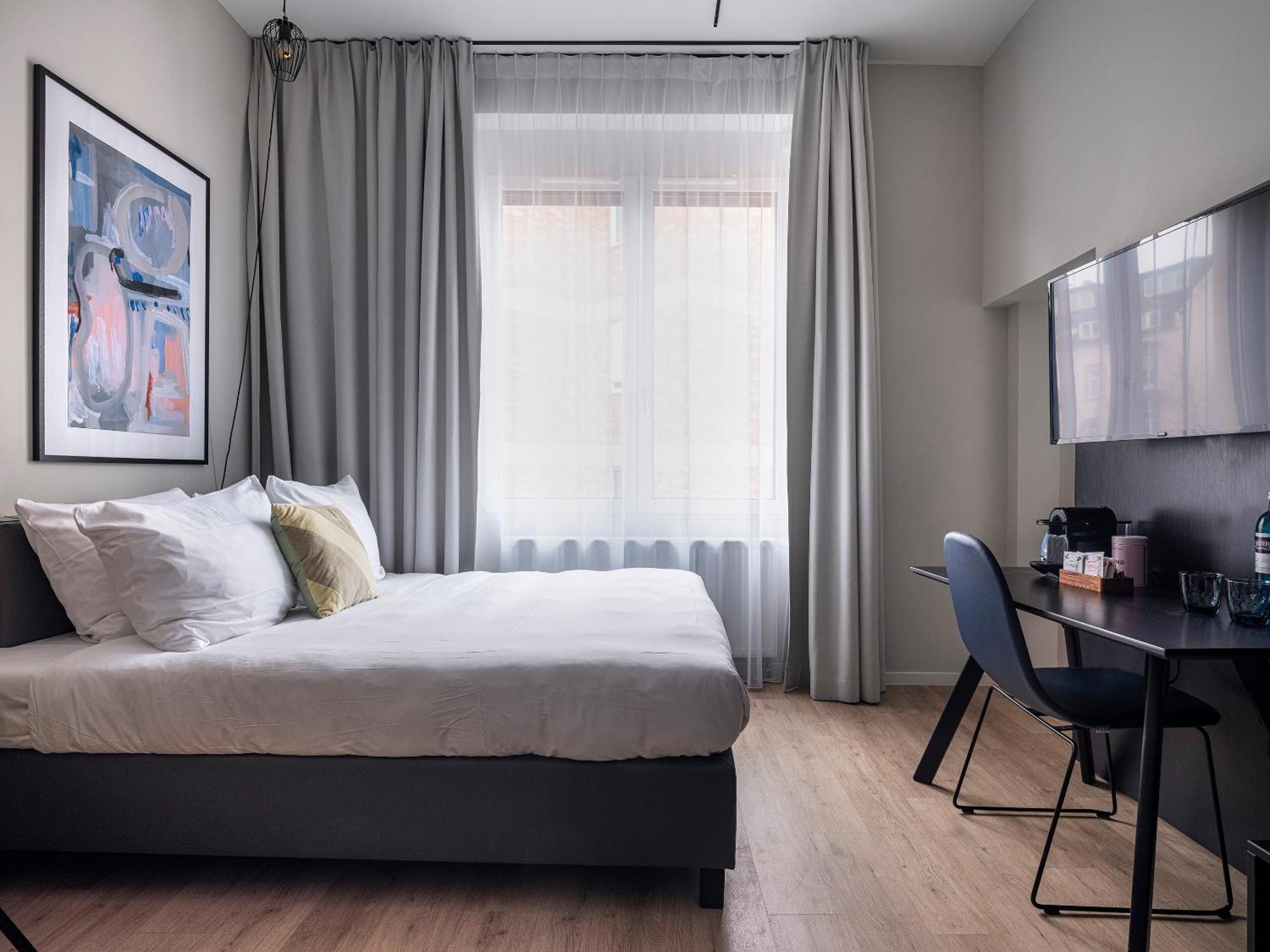 Habitación mediana, solo acceso por las escaleras