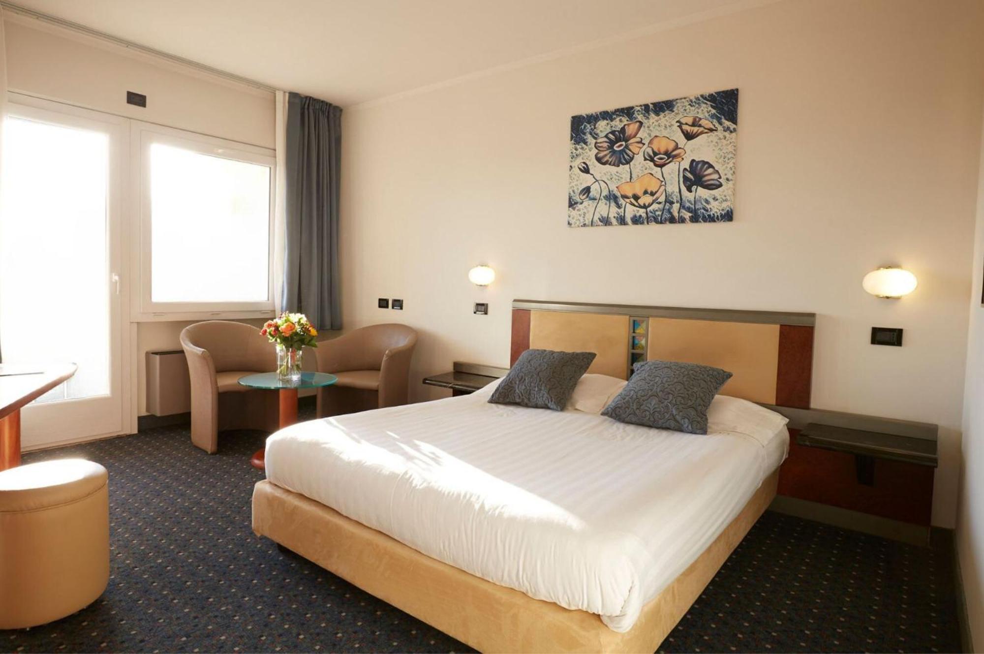 Double or Twin Room,1620205269:JPEG