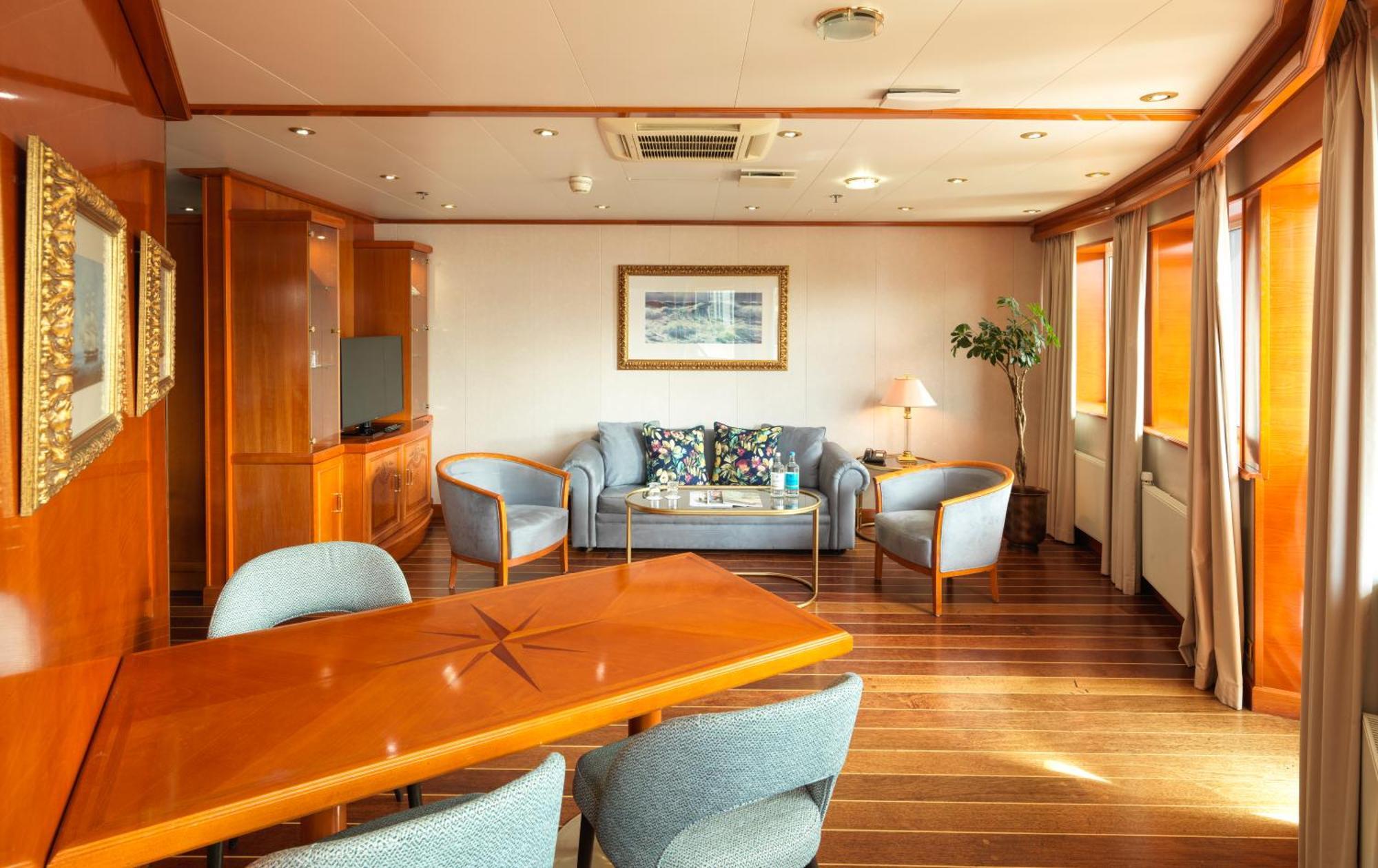 Junior suite Dockview,1535173966:JPEG