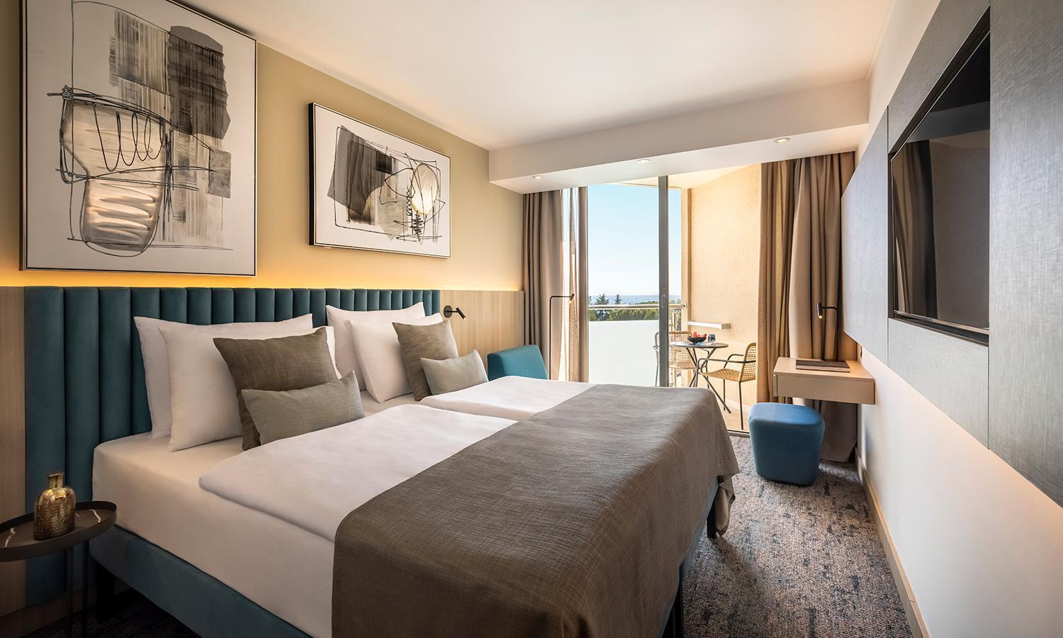 New Year's Eve Package - Double or Twin Room Sea Side Balcony,1535940217:JPEG