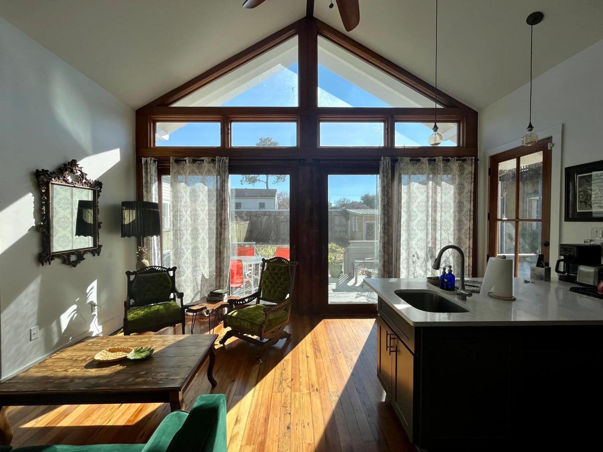 Deluxe King Suite,1536874948:JPEG