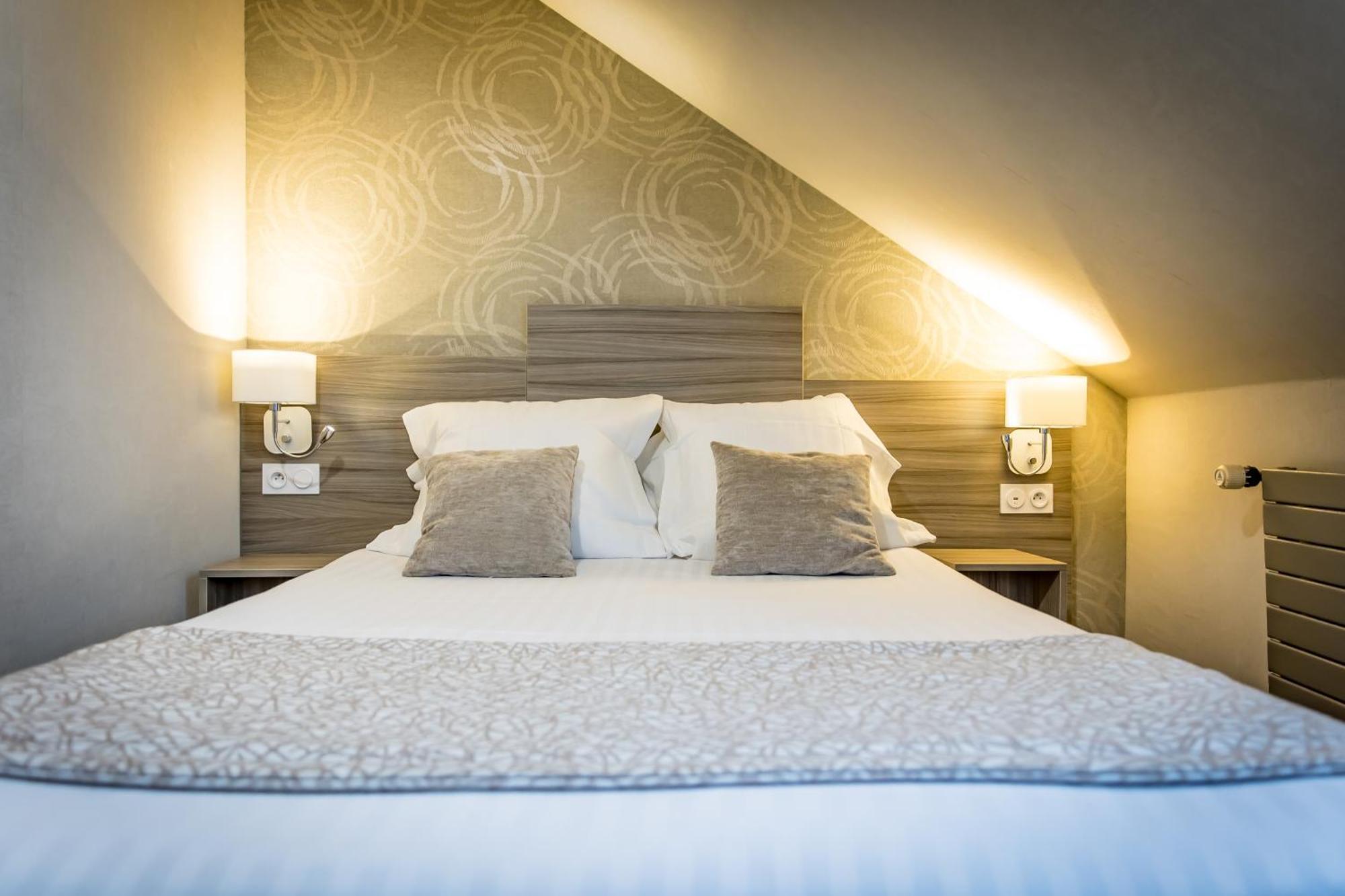Double Room,1536894517:JPEG