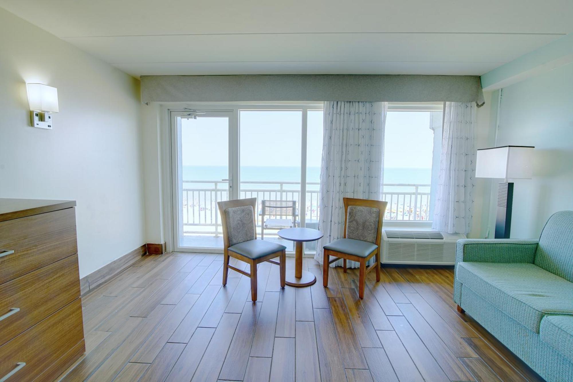 Oceanfront Suite Lower Floor