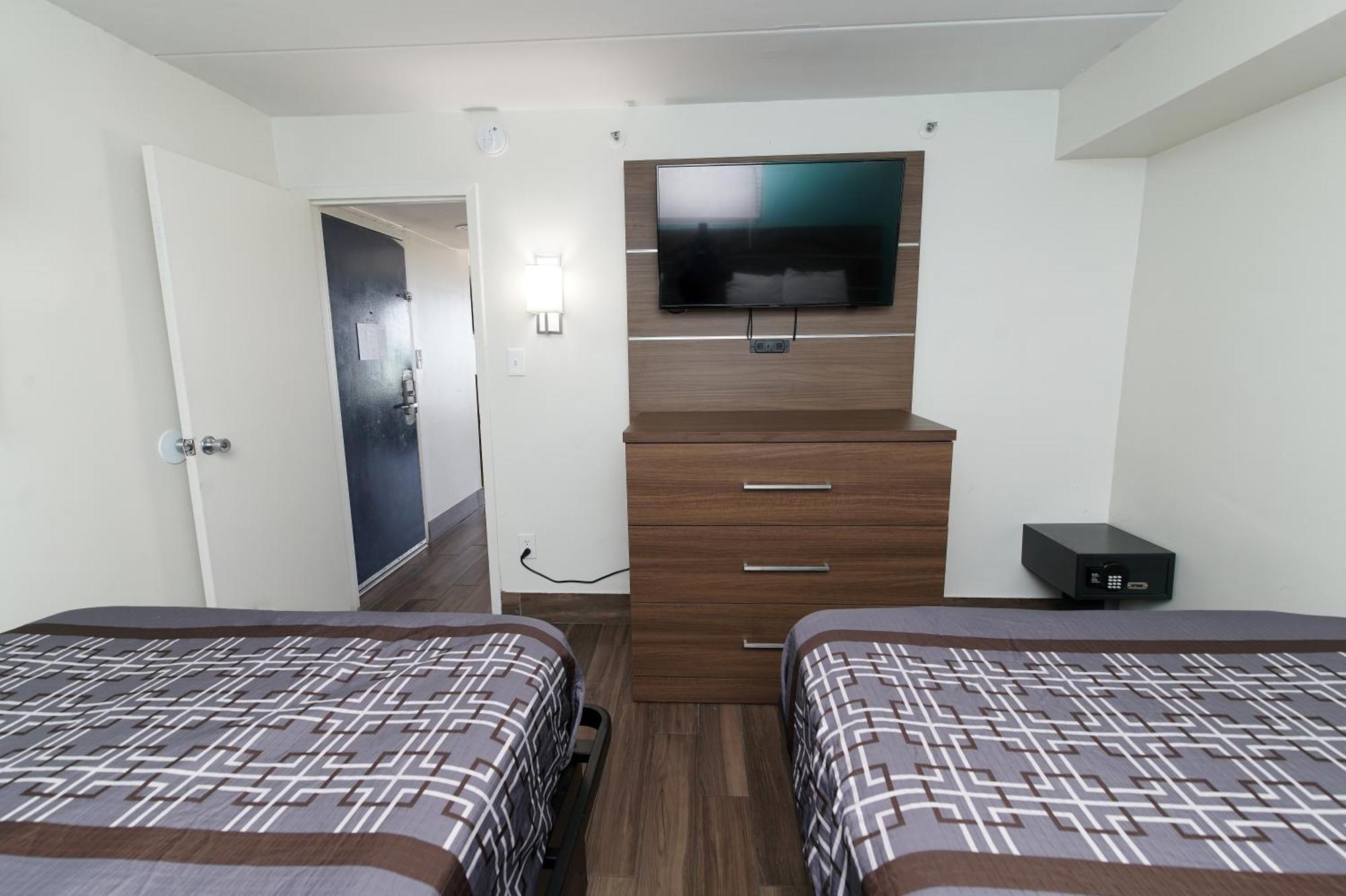 Oceanfront Suite Lower Floor
