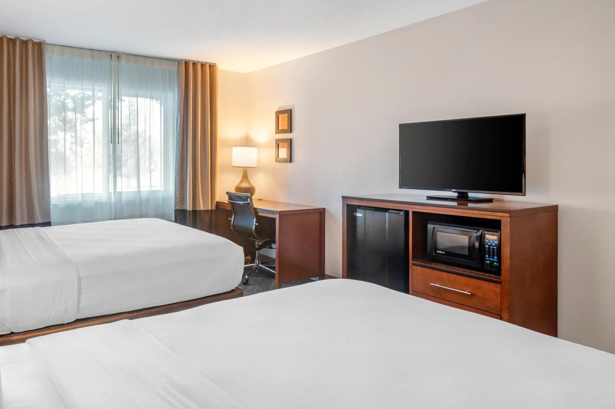 Queen Room with Two Queen Beds - Accessible/Non-Smoking