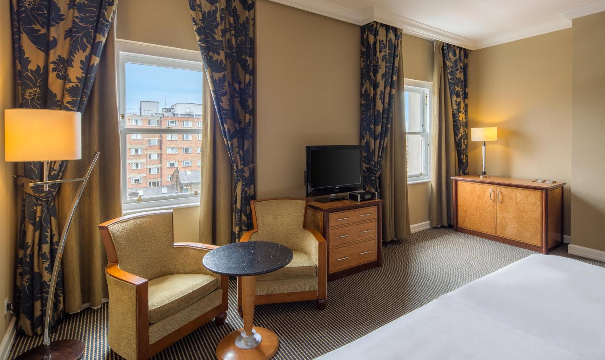 Queen Suite with Lounge Access,1537791445:JPEG