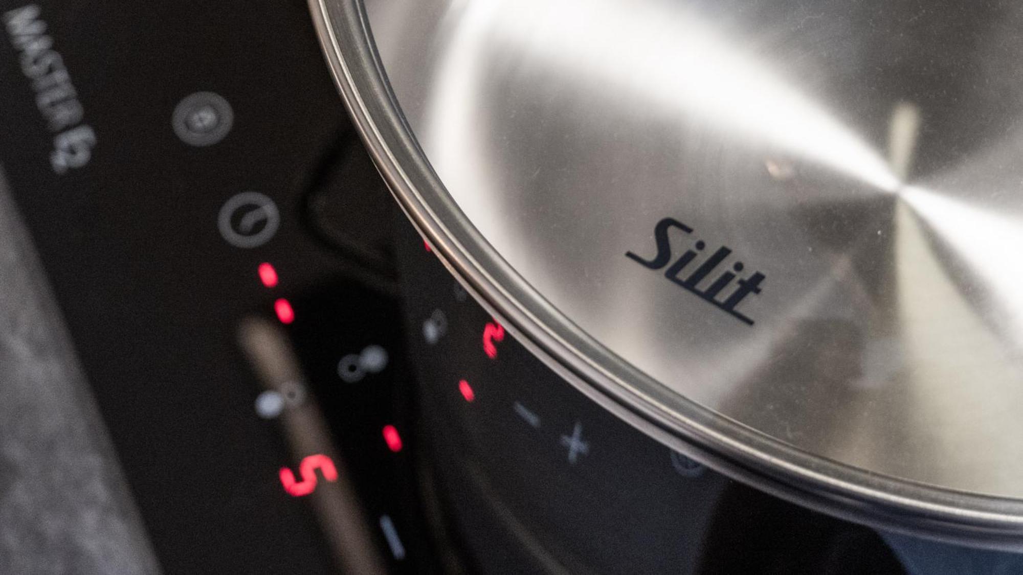 Studio,1538111623:JPEG