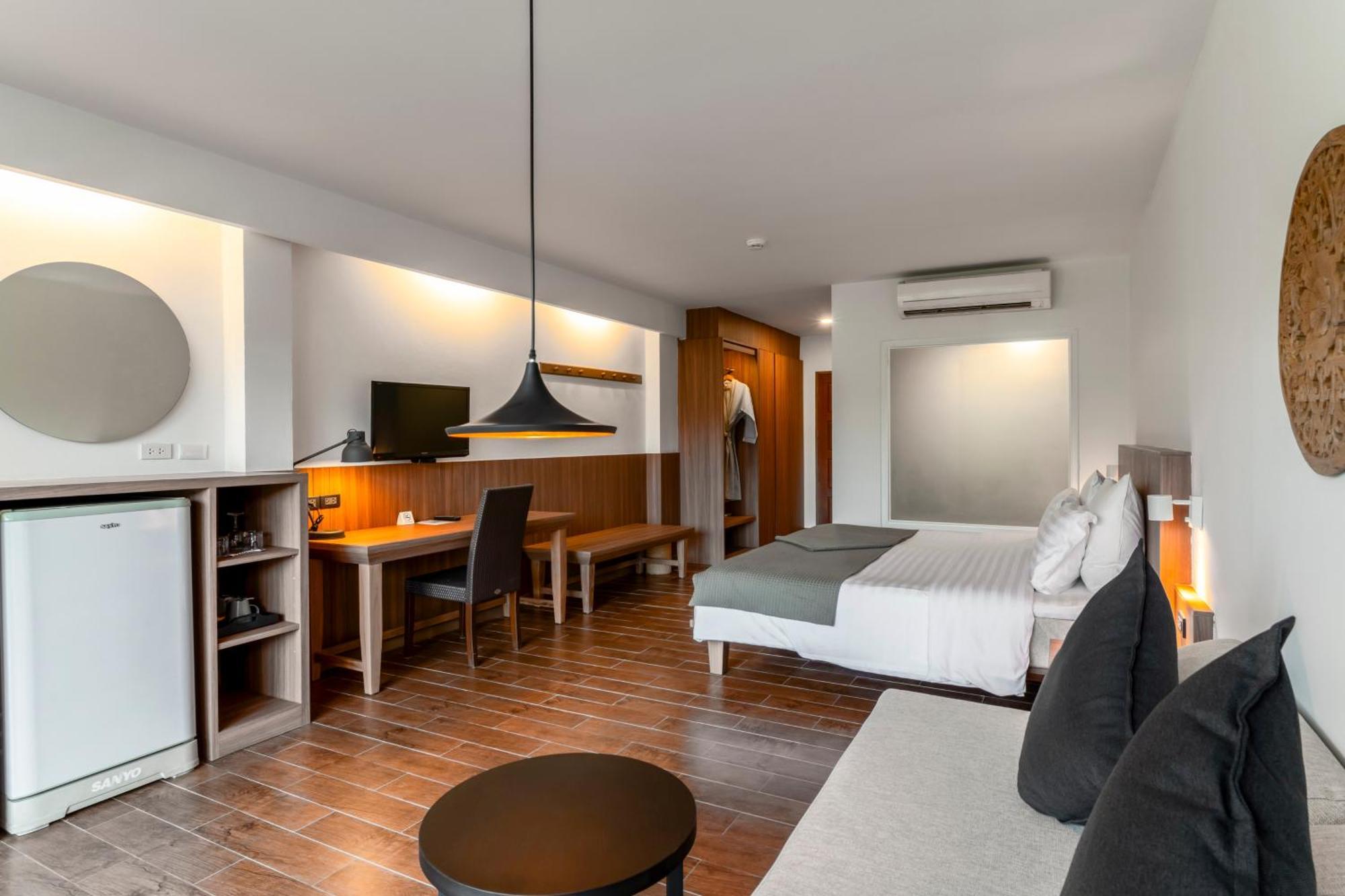 Grand Deluxe Zimmer mit Poolblick