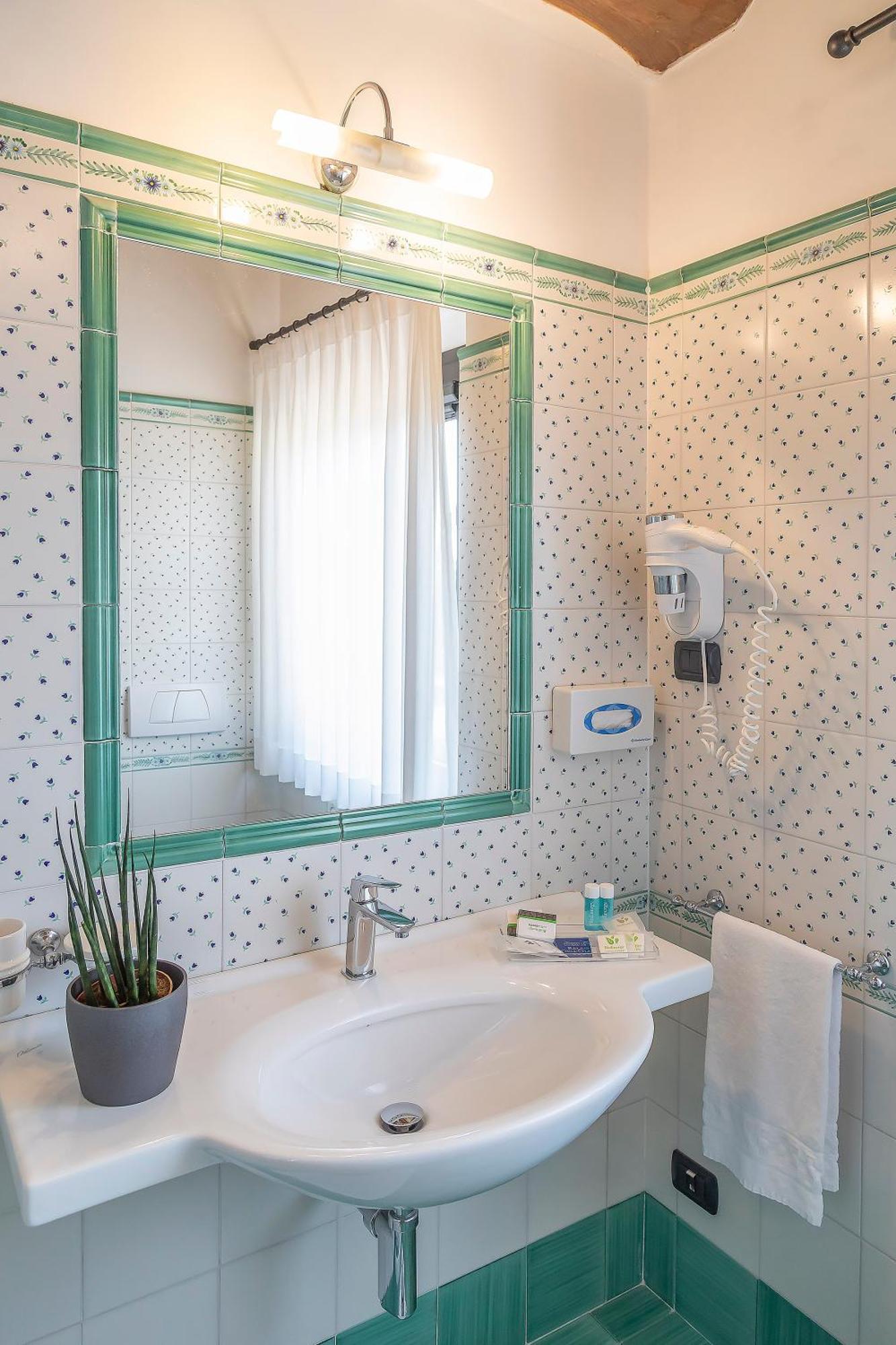 Double or Twin Room,1538701984:JPEG
