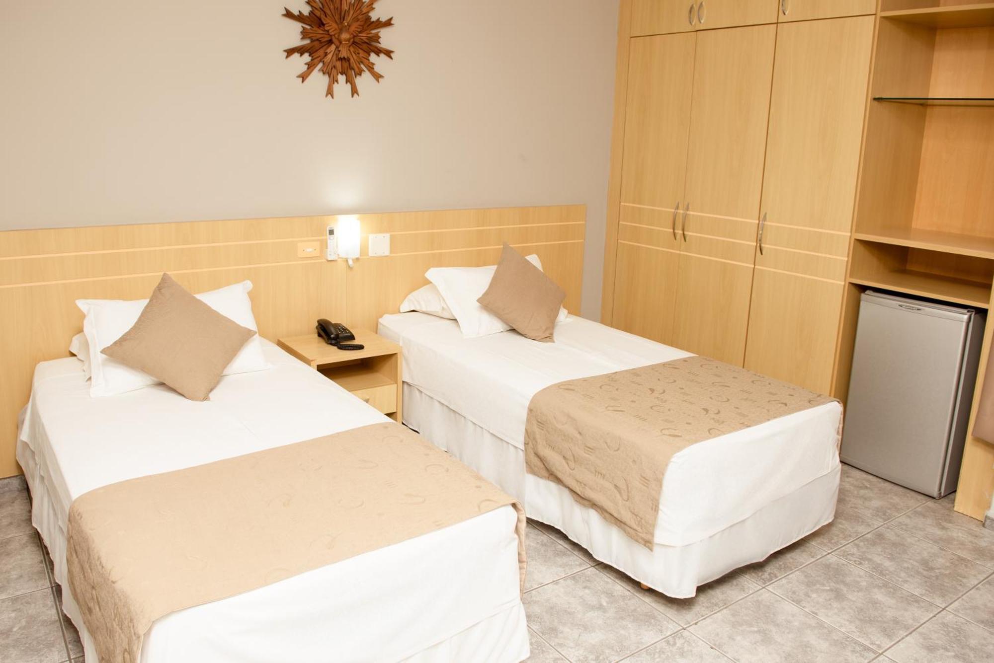 Quarto Deluxe com Cama de Casal ou 2 de Solteiro