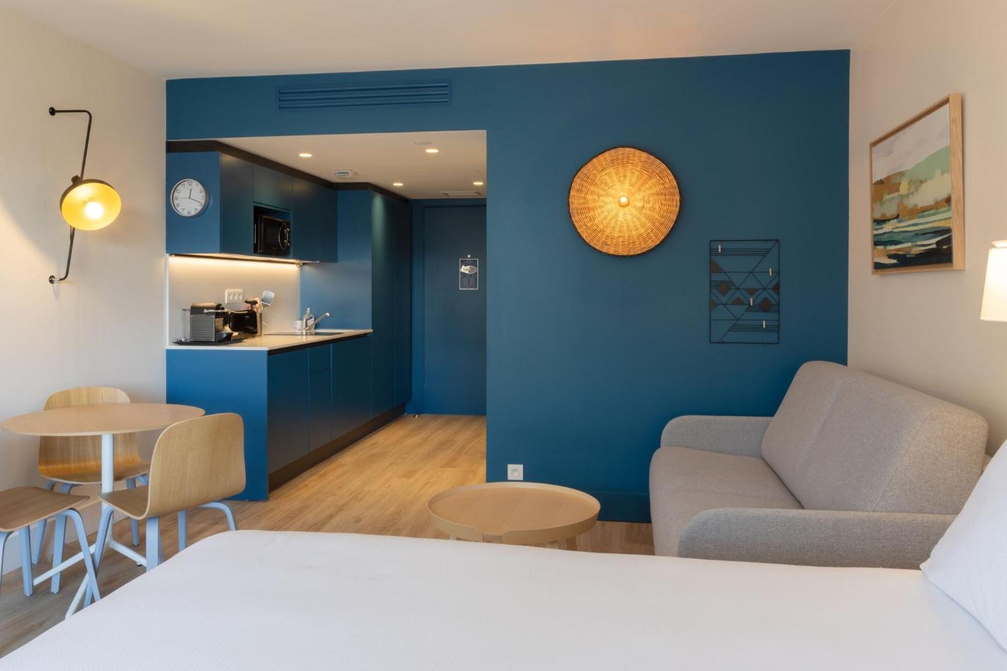Studio Suite met Queensize Bed, Balkon en Slaapbank