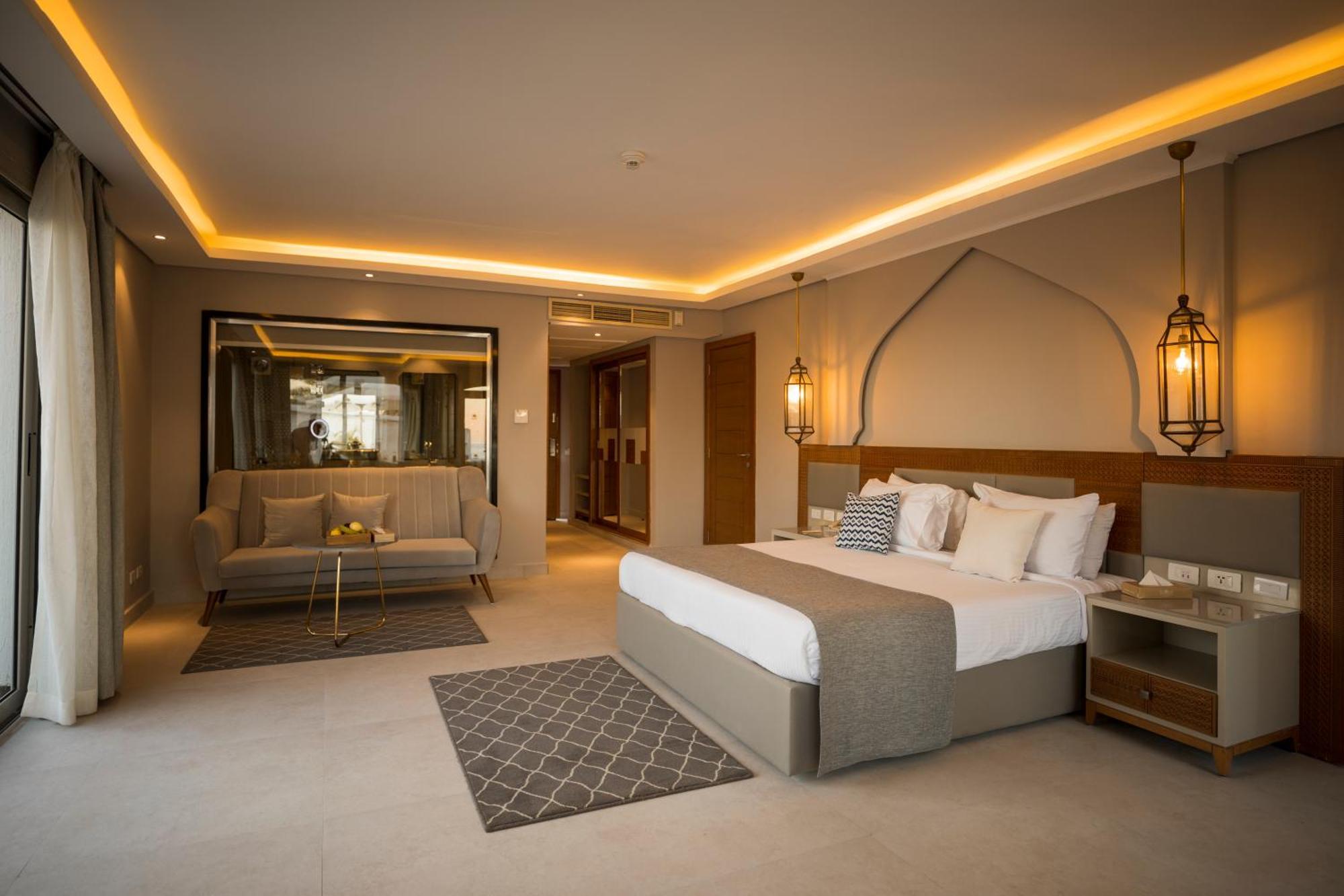Diamond Poolsuite - Posh Club