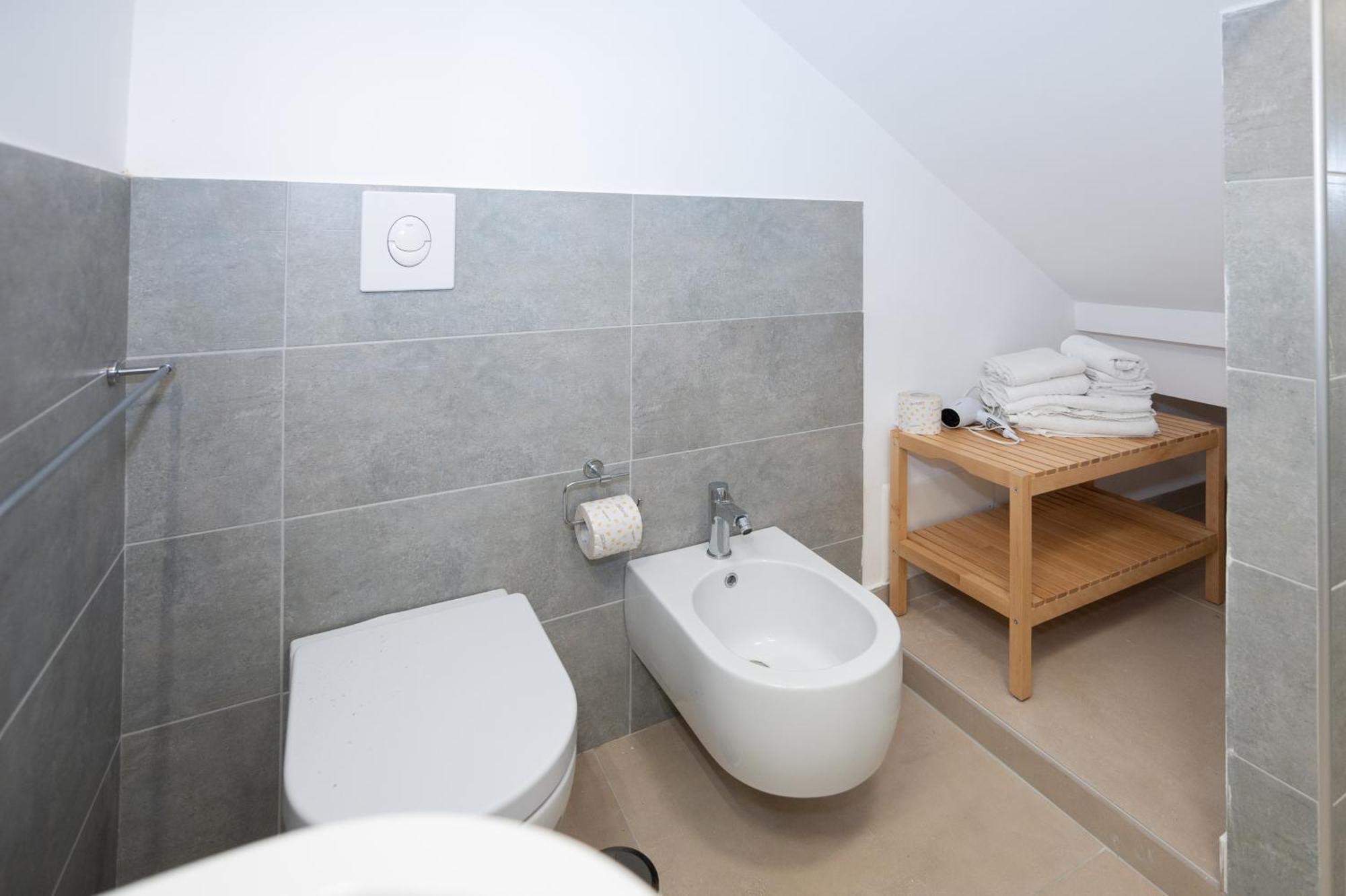 Two-Bedroom Apartment,1539918991:JPEG