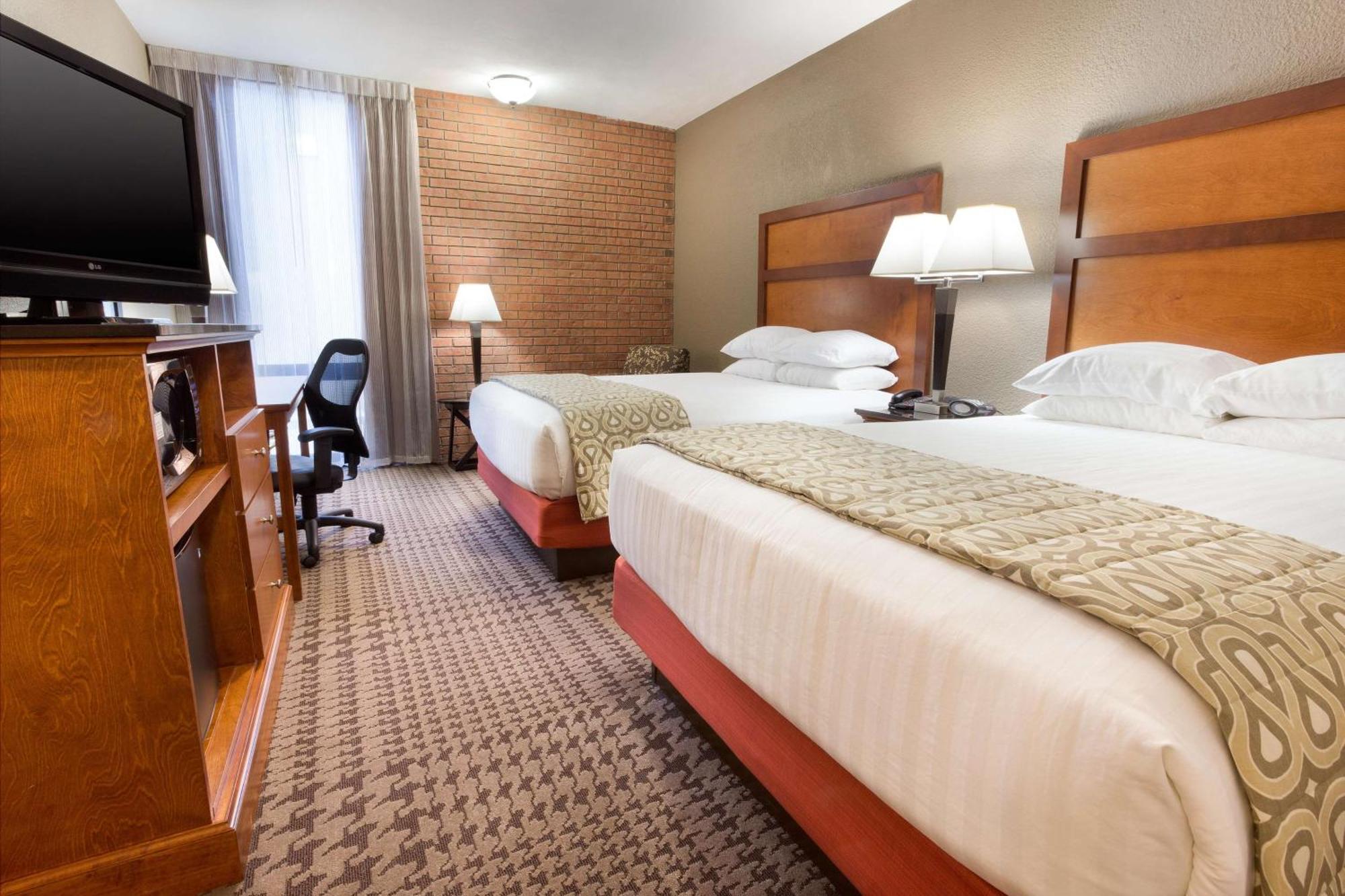 Deluxe Double Room with Two Queen Beds