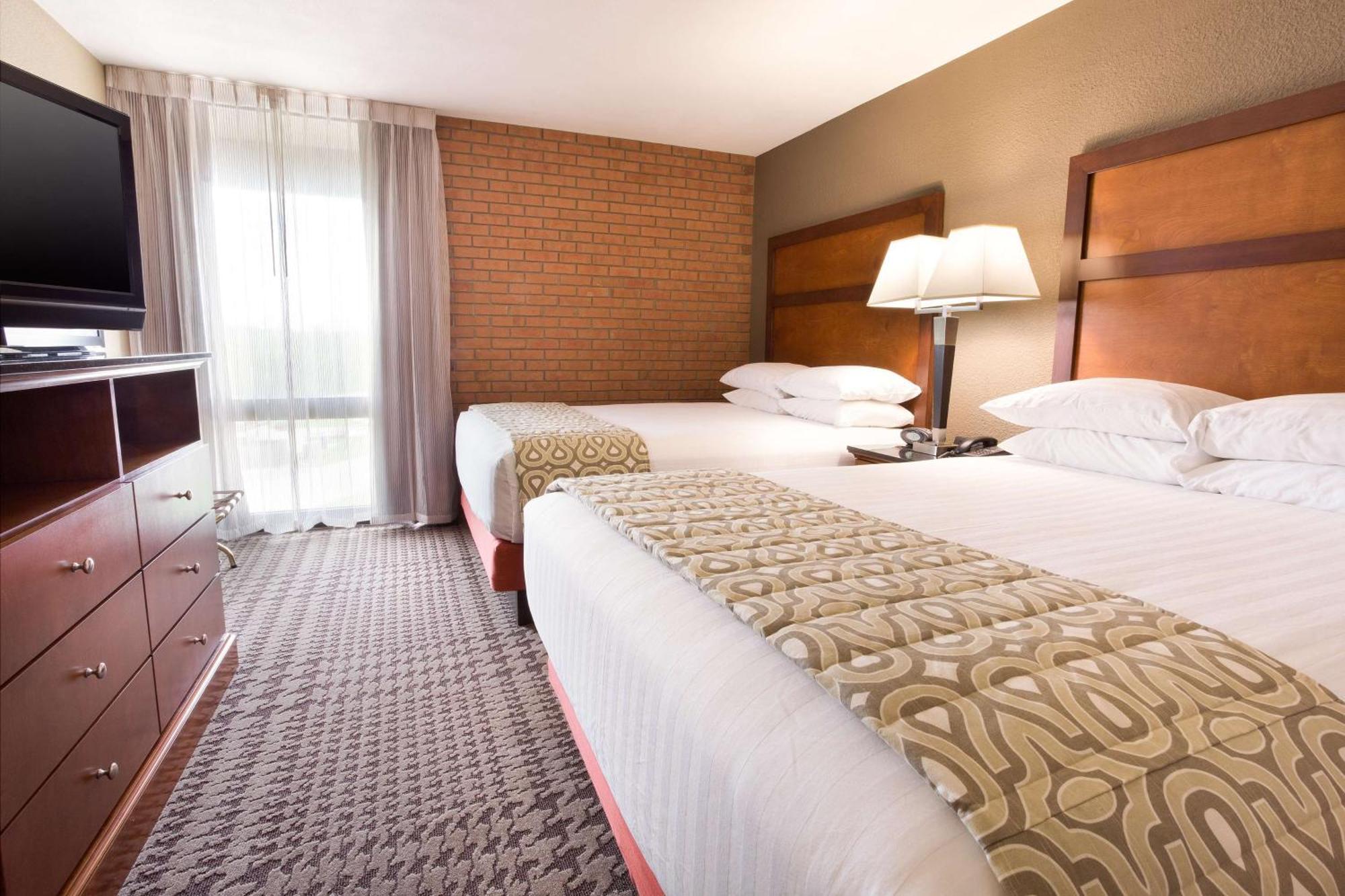 One-Bedroom Suite with Two Queen Beds