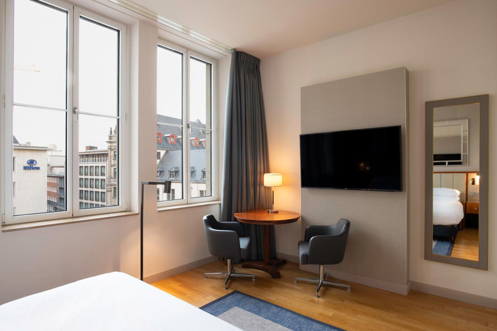 King Guest Room,1540598941:JPEG